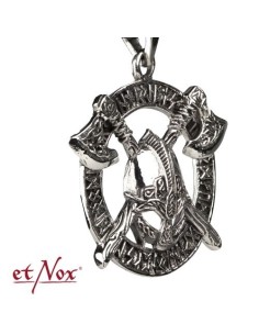 Pendentif runes, haches avec le design celtique et l´armet Viking en argent