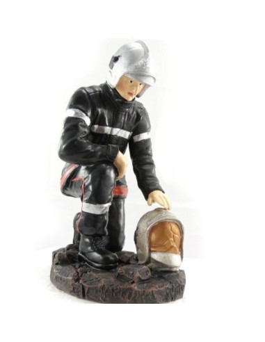 Figurine Pompier en recueillement