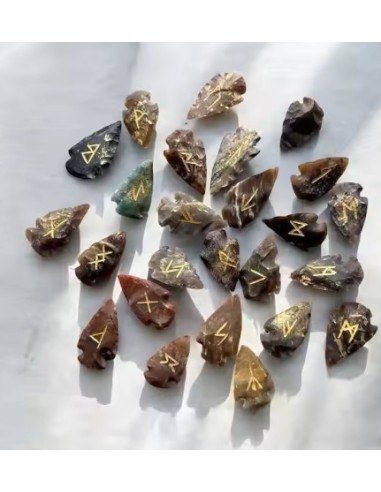 Runes Futhrak pointes de flèches dans un sac de velours