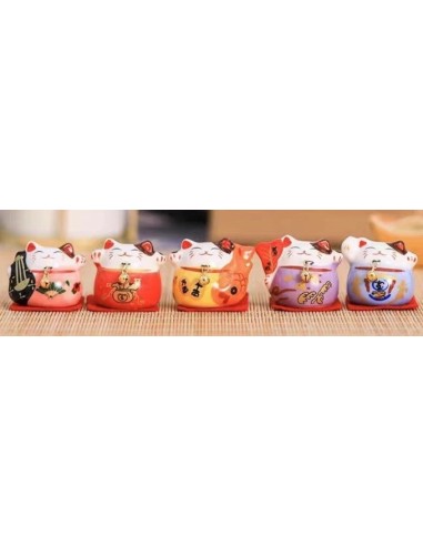 Figurines  Maneki Neko chats rieurs sur tapis