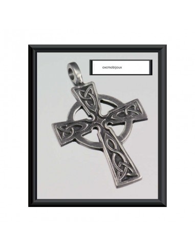 Pendentif croix celtique en étain modèle Borral
