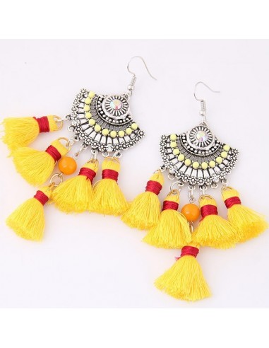 boucles d'oreilles pompons jaunes modèle Ampy